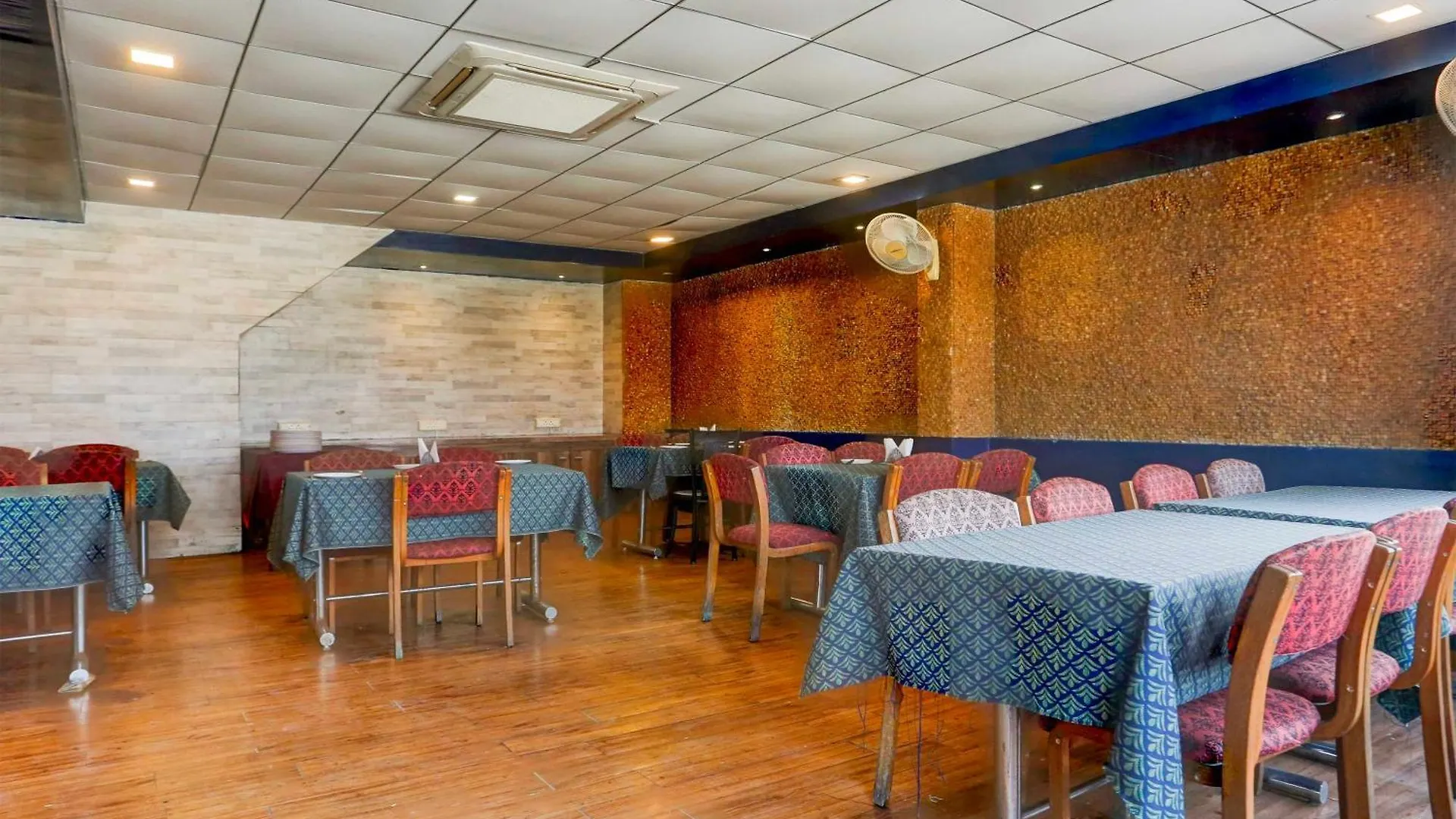 Townhouse Oak Udaipur City Railway Junction Indie