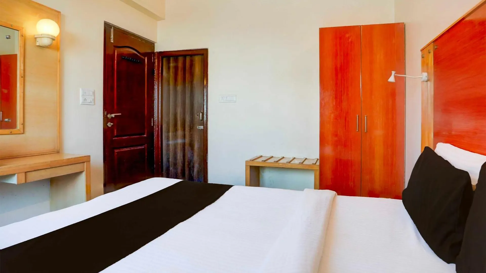 Townhouse Oak Udaipur City Railway Junction 4*,  Indie
