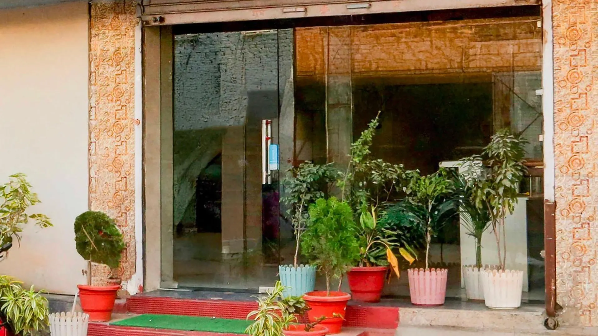 Townhouse Oak Udaipur City Railway Junction Indie
