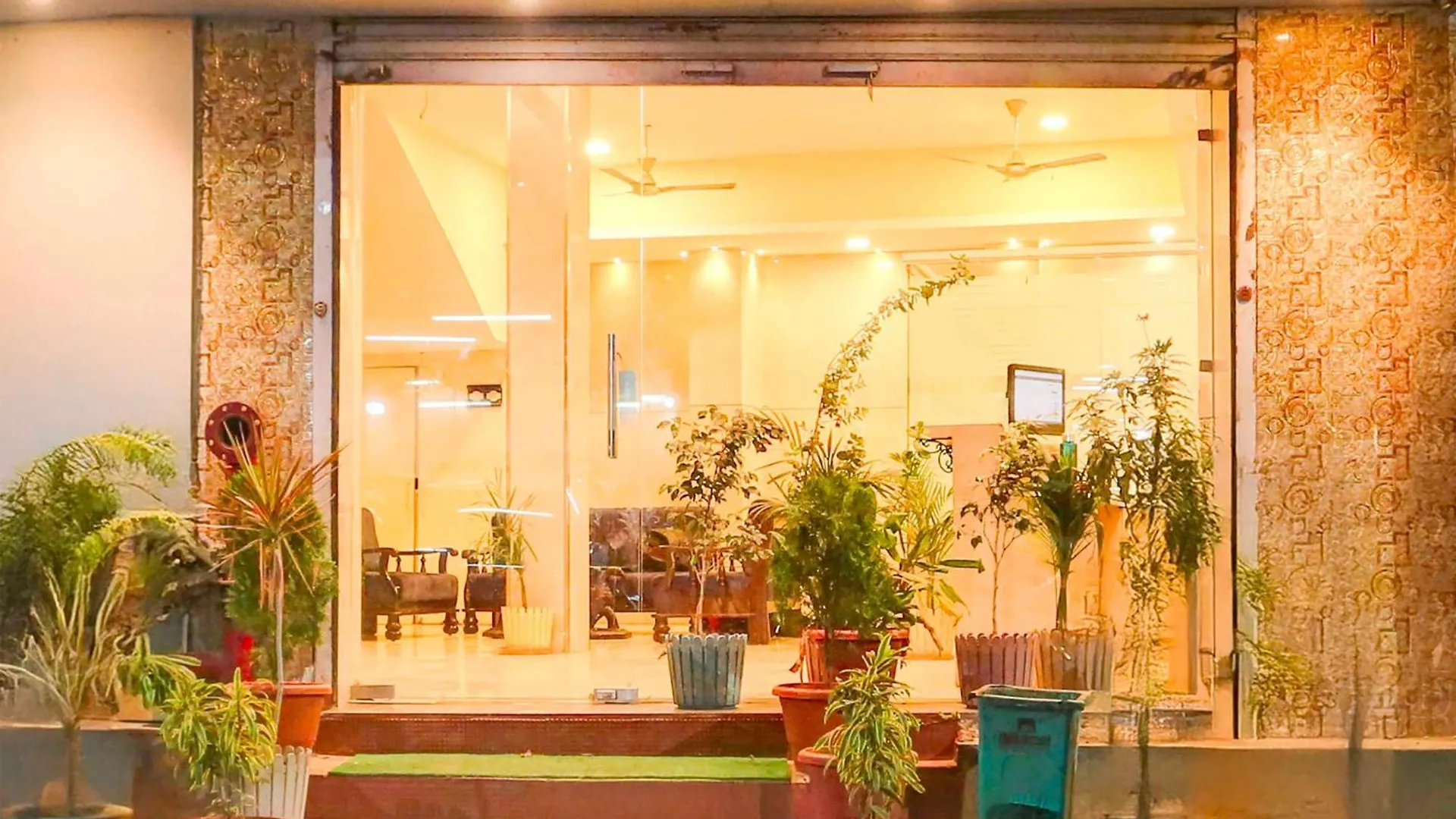 Townhouse Oak Udaipur City Railway Junction Hotel